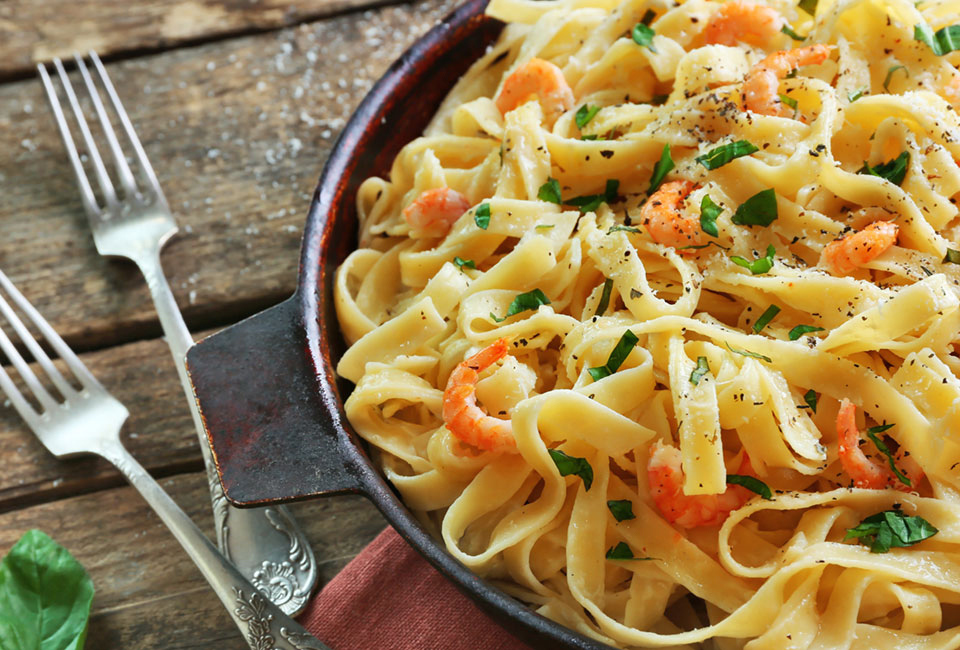 plate of pasta with shrimp